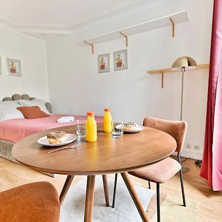 Petit Voltaire Nation *