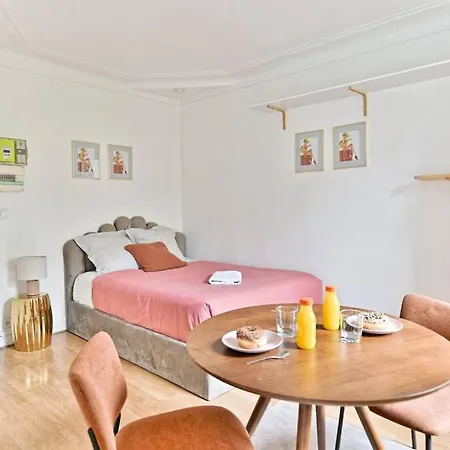 Petit Voltaire Nation Apartamento *