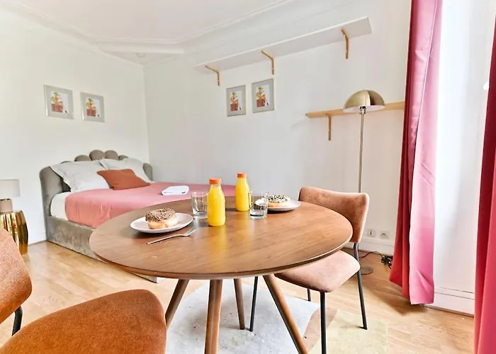 Petit Voltaire Nation *