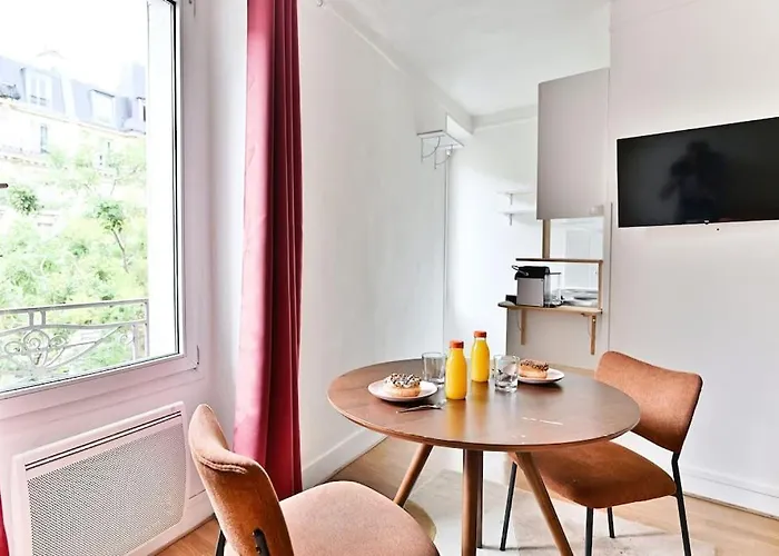 Petit Voltaire Nation Apartament
